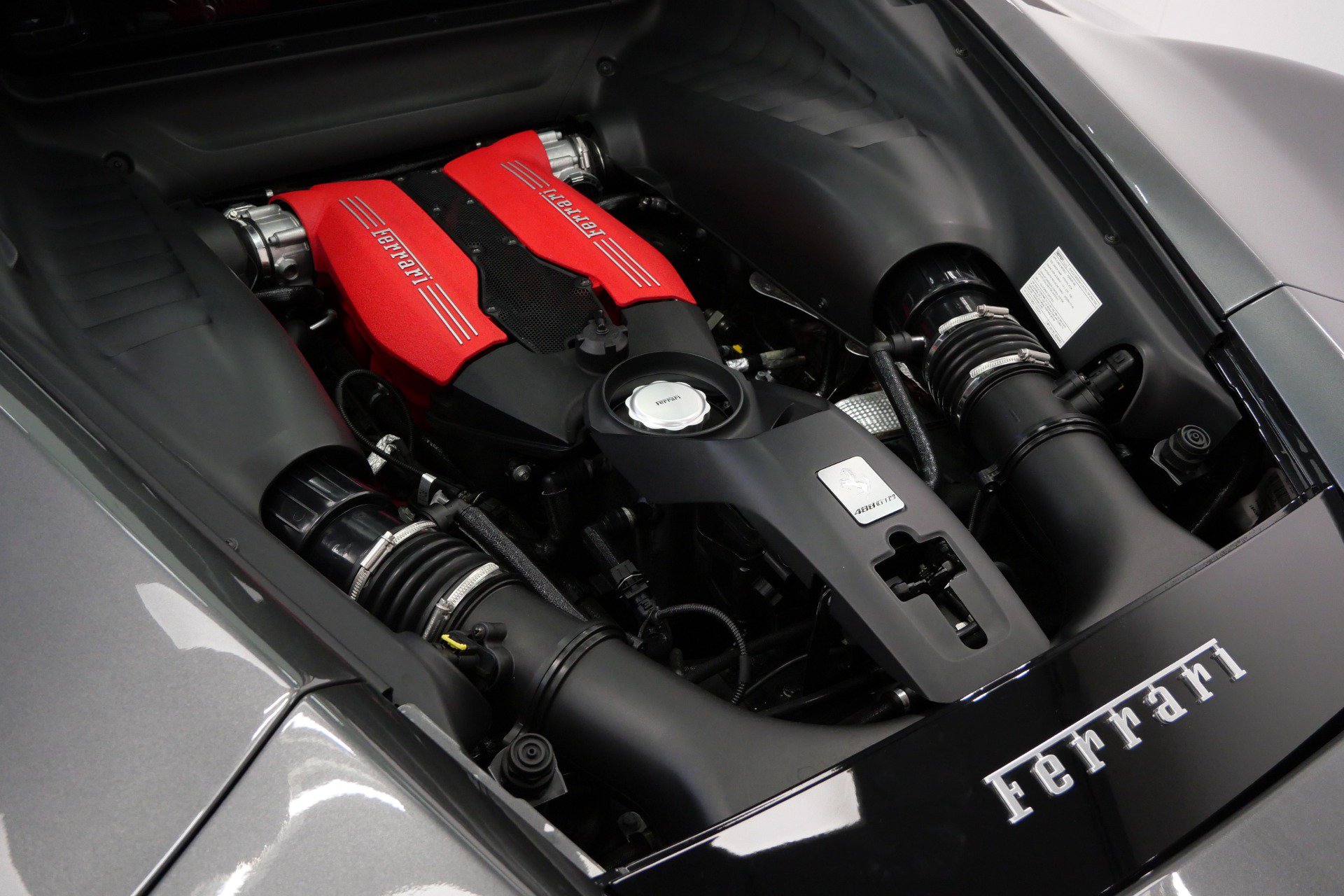 Used 2019 Ferrari 488 GTB RWD image 12