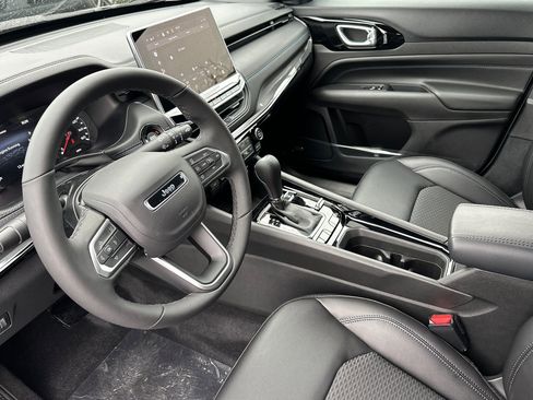 New 2026 Jeep Compass Latitude w/ Sun and Sound Group image 10