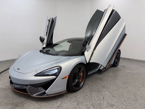 Used 2019 McLaren 570S Spider RWD image 29