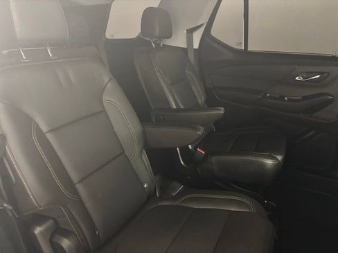 Used 2021 Chevrolet Traverse RS image 17