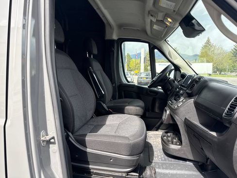 Used 2025 RAM ProMaster 2500 FWD image 10