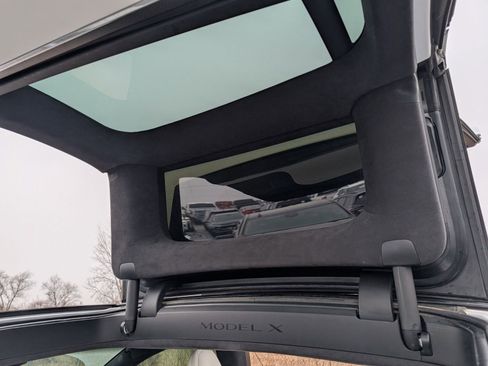 Used 2022 Tesla Model X Plaid image 19