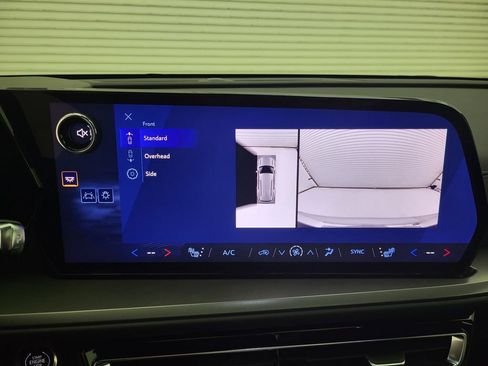 New 2026 Chevrolet Traverse LT w/ Sun and Wheel Package image 9