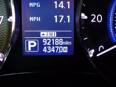 Used 2017 INFINITI QX80 Base AWD 4dr SUV w/ Deluxe Technology Package image 62