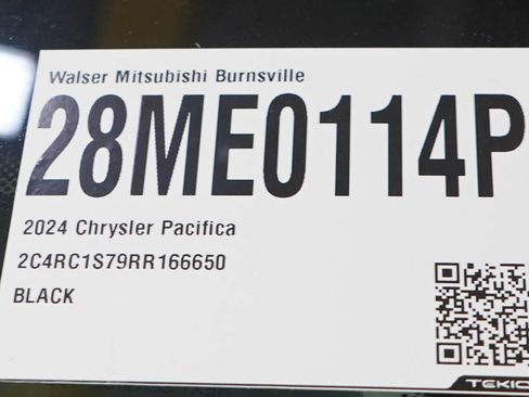 Used 2024 Chrysler Pacifica Limited FWD image 32