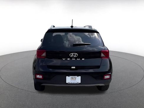 Used 2026 Hyundai Venue SEL FWD image 10