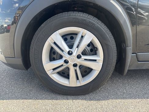 Used 2020 Nissan Kicks S image 14