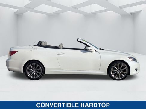 Used 2014 Lexus IS 250C image 3