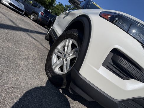 Used 2020 Ford Explorer XLT AWD/4WD image 2