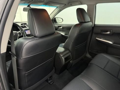 Used 2014 Toyota Camry SE FWD image 29