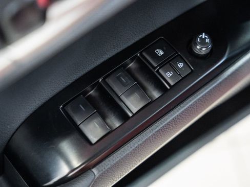 Used 2025 Toyota Camry LE image 33