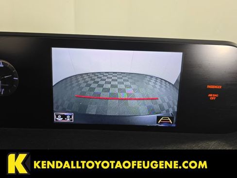 Used 2019 Lexus UX 200 FWD image 18