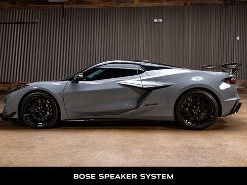 Used 2024 Chevrolet Corvette Z06 image 8