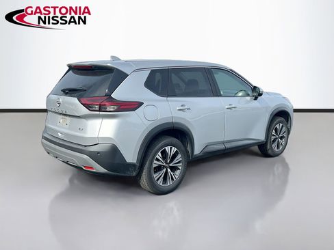 Used 2023 Nissan Rogue SV image 9