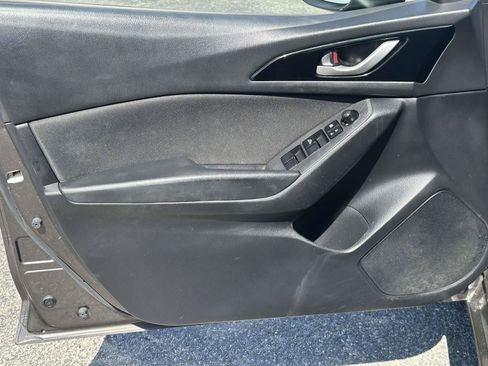 Used 2016 MAZDA MAZDA3 i Sport w/ Preferred Equipment Package FWD image 16