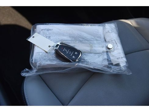 Used 2018 Chevrolet Equinox Premier image 40