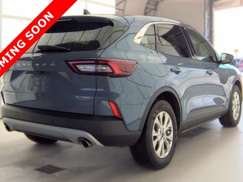 Used 2023 Ford Escape Active w/ Cold Weather Package FWD image 4