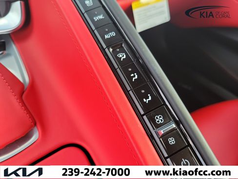 Used 2022 Chevrolet Corvette Stingray Premium Conv w/ Z51 Performance Package RWD image 28