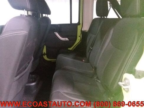 Used 2016 Jeep Wrangler Unlimited Sahara w/ Connectivity Group image 12