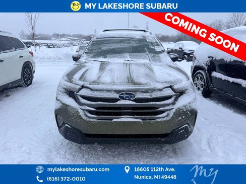 Used 2025 Subaru Forester Premium image 2