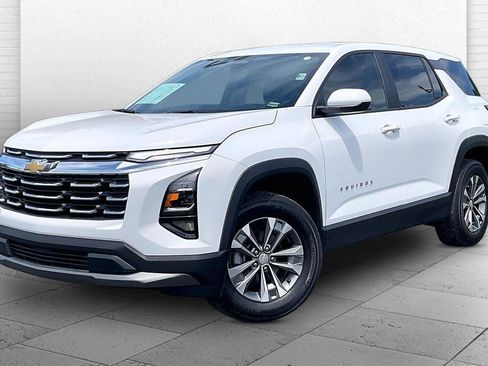 Used 2026 Chevrolet Equinox LT FWD image 12