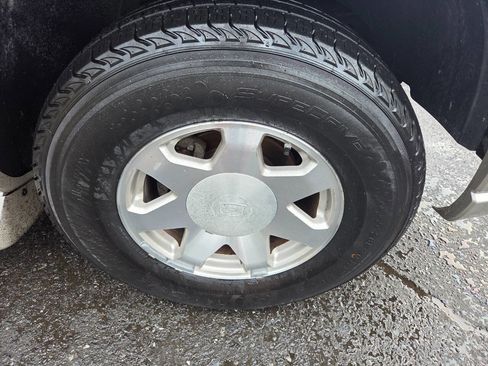 Used 2004 Cadillac Escalade AWD image 12