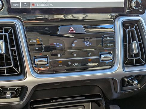 Used 2022 Kia Sorento S image 25