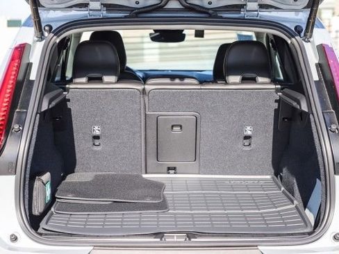 Used 2025 Volvo XC40 B5 Core w/ Protection Package Premier image 29