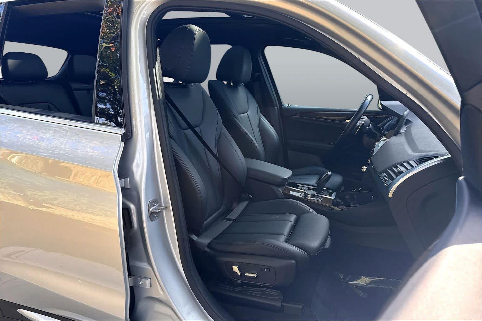 Used 2019 BMW X3 xDrive30i w/ Driving Assistance Package AWD/4WD image 8