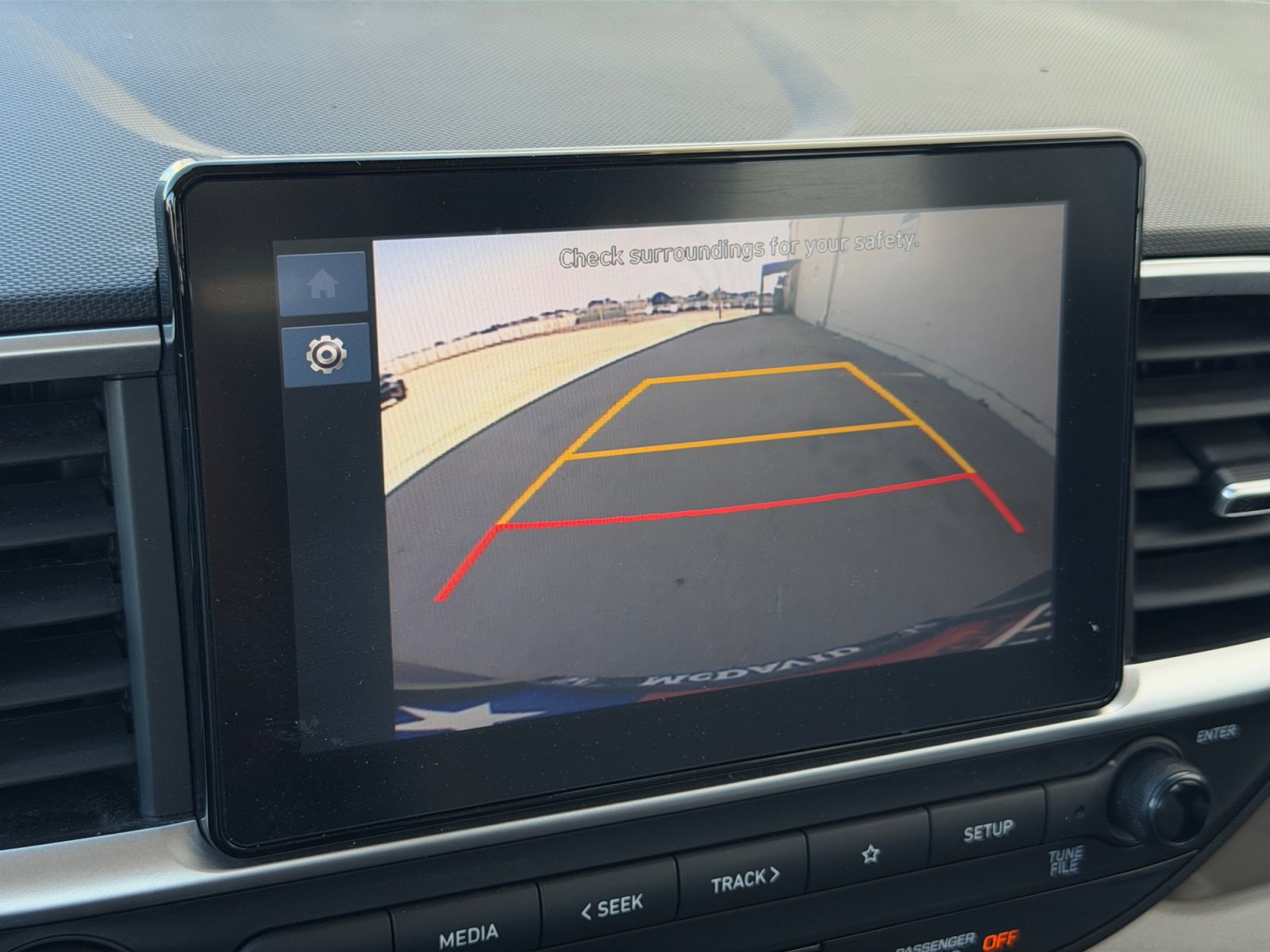 Used 2025 Hyundai Venue SEL FWD image 24