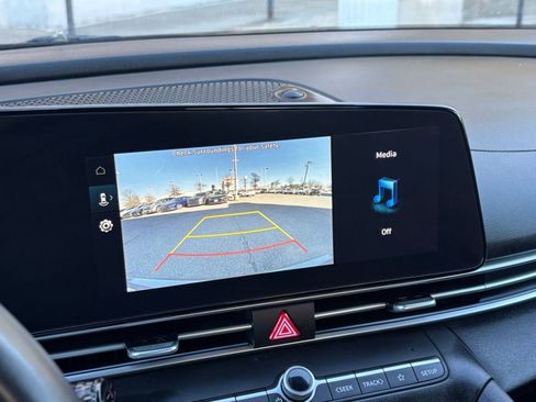 Used 2025 Hyundai Elantra SEL image 17