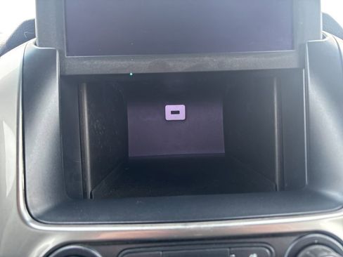 Used 2018 Chevrolet Suburban LT image 28