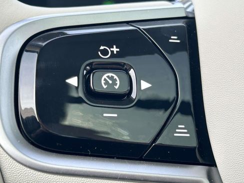 New 2026 Volvo XC90 B6 Ultra image 23