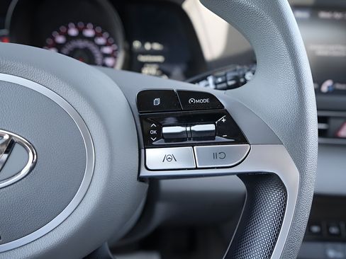 Certified 2023 Hyundai Elantra SEL FWD image 25