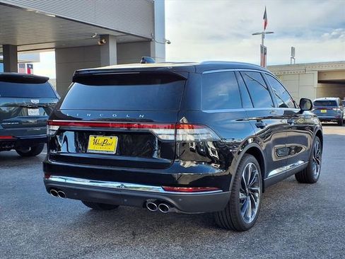 New 2026 Lincoln Aviator Reserve RWD image 2