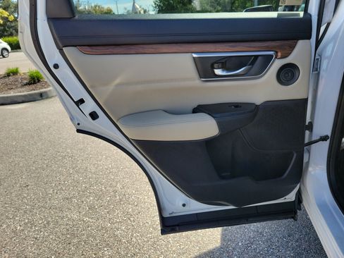 Used 2022 Honda CR-V Touring image 17