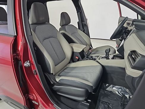 Used 2025 Subaru Forester Premium AWD/4WD image 19