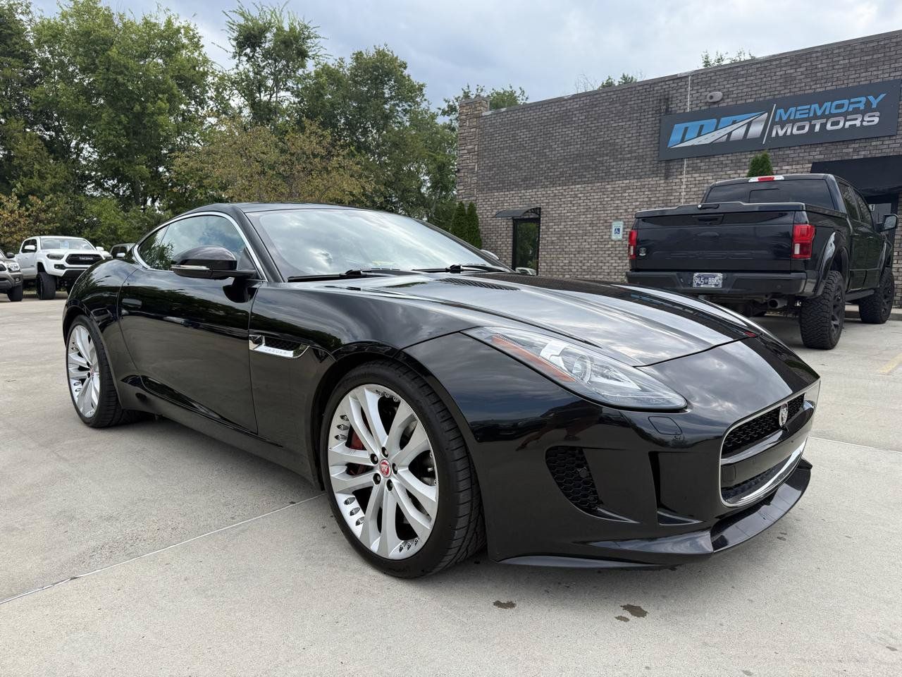 Used 2015 Jaguar F-TYPE S RWD image 3