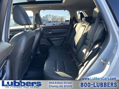 Used 2021 Nissan Rogue SL w/ Premium Package image 22