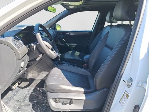 Certified 2024 Volkswagen Tiguan SE R-Line FWD image 11