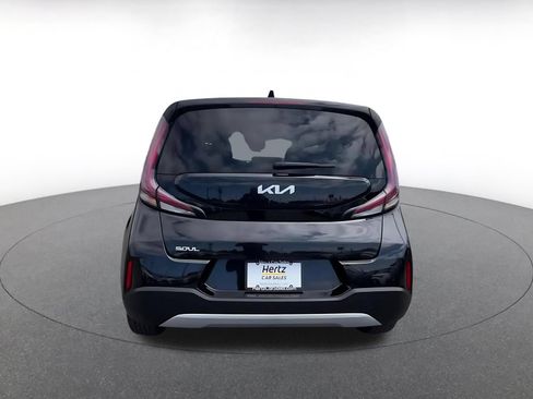 Used 2025 Kia Soul LX w/ LX Technology Package FWD image 12