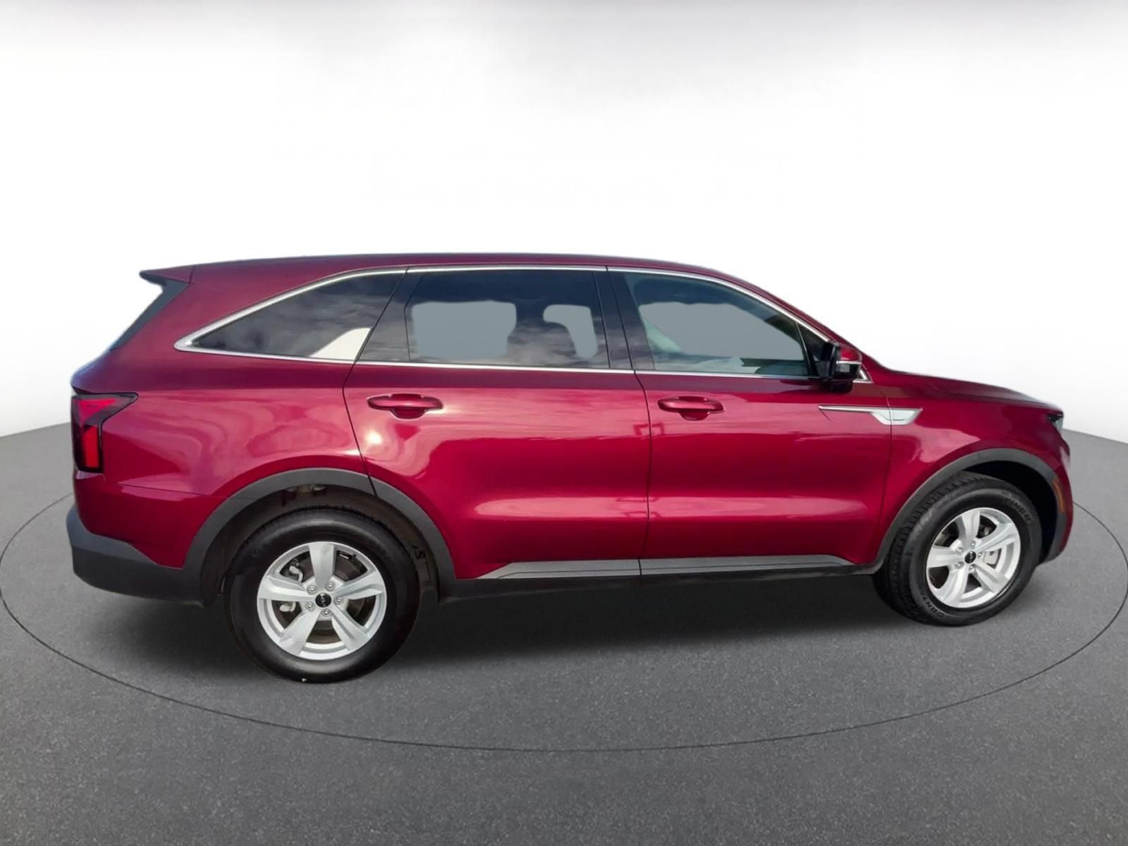 Used 2023 Kia Sorento LX FWD image 15