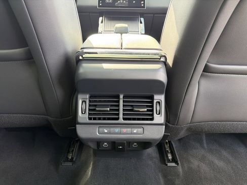 Used 2025 Land Rover Range Rover Evoque Dynamic SE image 20