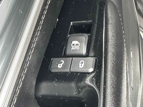 Used 2023 Jeep Wagoneer L Series II w/ Rear Seat Video Group 1 AWD/4WD image 40