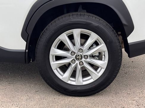Used 2024 Toyota Corolla Cross LE AWD/4WD image 14