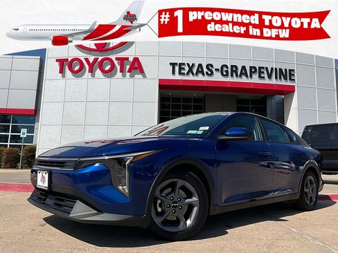 Used 2025 Kia K4 LXS image 1