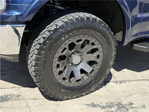 Used 2018 Ford F150 Lariat w/ Equipment Group 502A Luxury AWD/4WD image 12