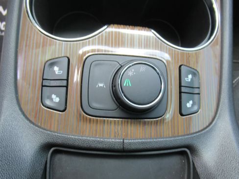 Used 2023 GMC Acadia SLE w/ Driver Convenience Package FWD image 19