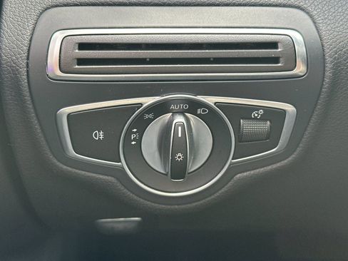 Certified 2021 Mercedes-Benz C 300 Sedan w/ Premium Package image 31