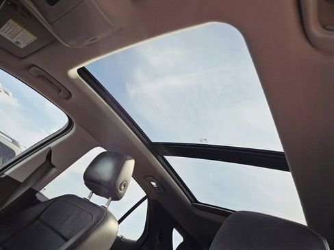 Used 2018 Chevrolet Equinox Premier FWD image 6